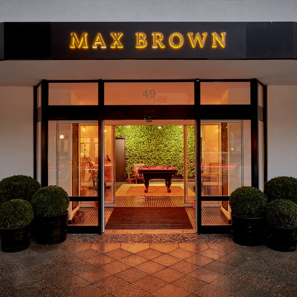 Foto scattata a Max Brown Hotel Ku&#39;damm, part of Sircle Collection da Max Brown Hotel Ku&#39;damm, part of Sircle Collection il 3/15/2023