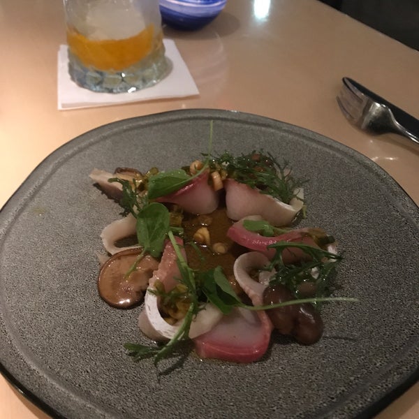 Photo taken at Nine-Ten Restaurant and Bar by Michael S. on 9/9/2018