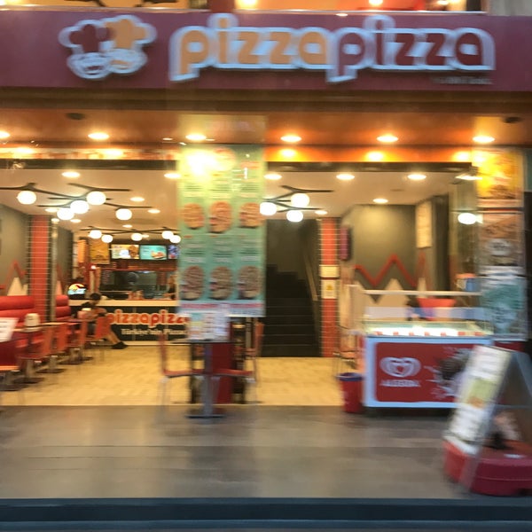 Foto tirada no(a) La pizza por Maaajed 💎 em 5/5/2018
