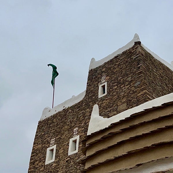 Foto tirada no(a) قصور و قلاع آل أبو نقطة المتحمي Abu Nokhtah Al-Mat’hami Historical Castle por عُمر em 8/22/2023