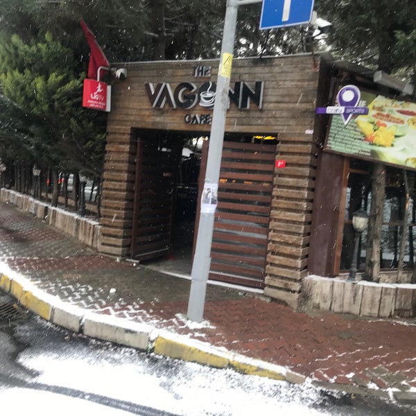 รูปภาพถ่ายที่ The VagoNN Cafe โดย KAPALI İ. เมื่อ 2/8/2020
