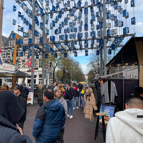 Photo taken at Albert Cuyp Markt by Yoyo🍃 on 11/4/2022