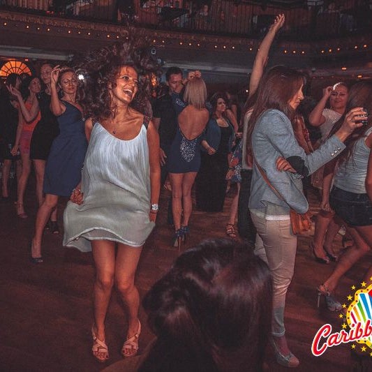 9/14/2014 tarihinde Caribbean Clubziyaretçi tarafından Caribbean Club'de çekilen fotoğraf