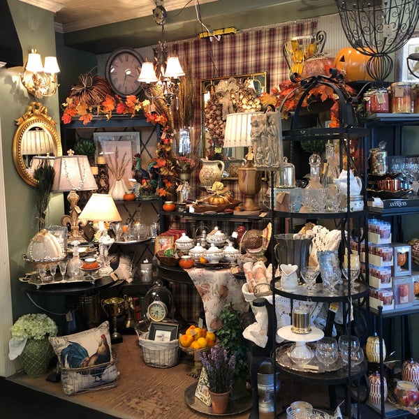 รูปภาพถ่ายที่ Monticello Antique Marketplace โดย Amy C. เมื่อ 8/31/2019