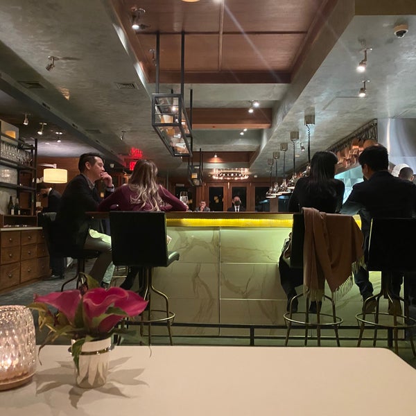 2/18/2022 tarihinde Amy C.ziyaretçi tarafından Chef&#39;s Table At Brooklyn Fare'de çekilen fotoğraf