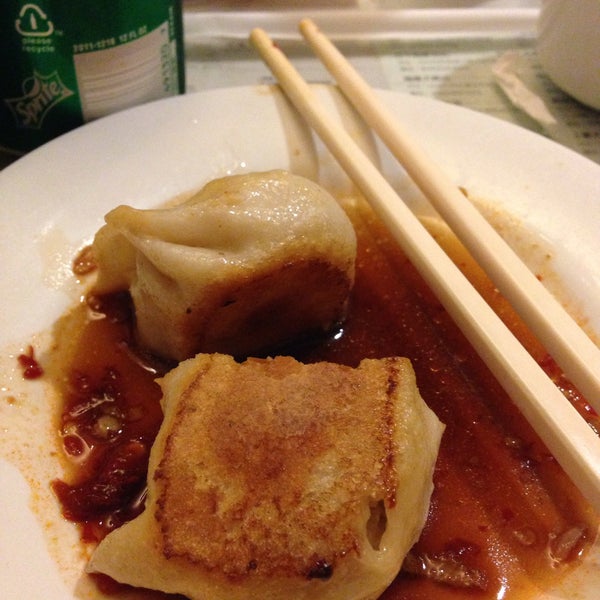 Снимок сделан в Taiwan Restaurant 台灣飯店 пользователем RBC O. 12/7/2014