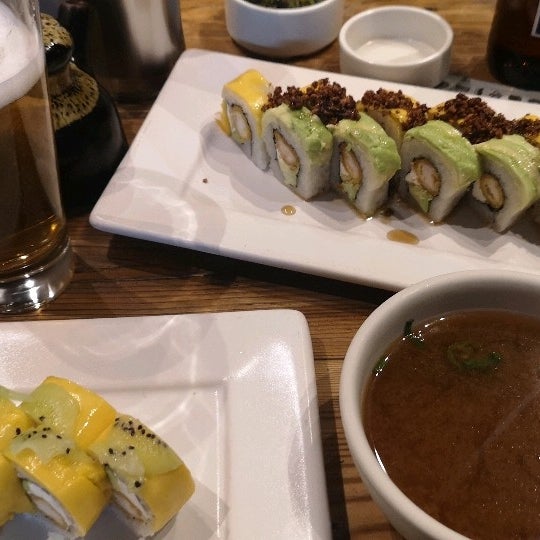 sushi roll valle dorado