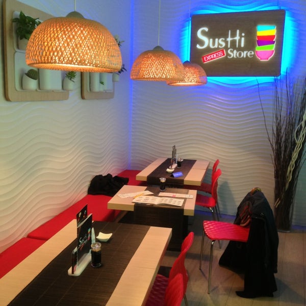 3/7/2013 tarihinde Fabian I.ziyaretçi tarafından Sushi Store Express'de çekilen fotoğraf