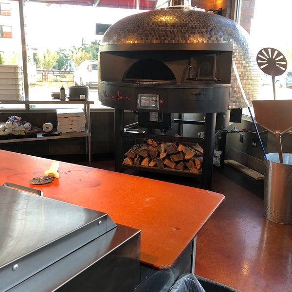 Foto tomada en Riverfront Pizzeria  por Scott B. el 9/19/2020