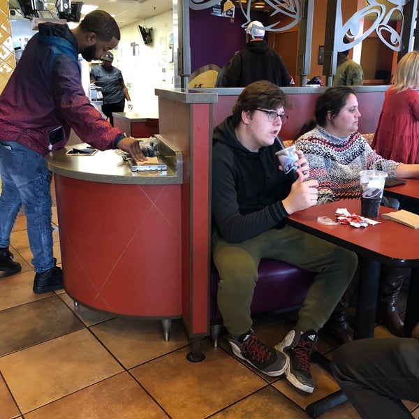 Taco Bell Fast Food Restaurant in Tinley Park