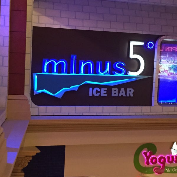 Foto tirada no(a) Minus5° Ice Lounge por Nina H. em 7/23/2015
