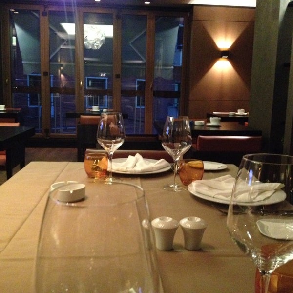 6/18/2014 tarihinde kolo c.ziyaretçi tarafından Delano Lounge Restaurant'de çekilen fotoğraf