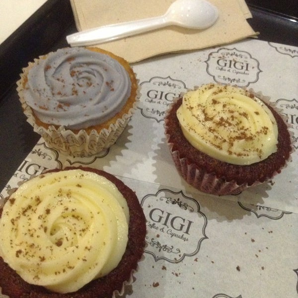 Photo taken at GIGI Coffee &amp; Cupcakes by TsAi R. on 8/17/2013