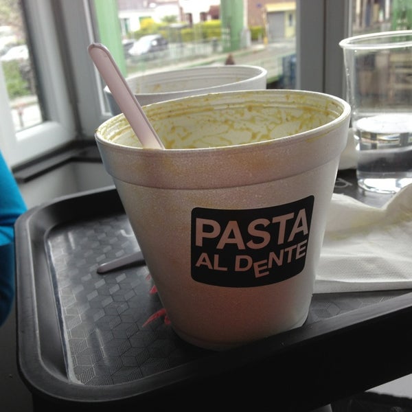 Снимок сделан в Pasta Al Dente пользователем Celine 🎀 5/14/2013