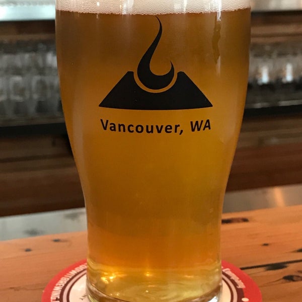 Photo taken at Loowit Brewing Company by David C. on 11/14/2018