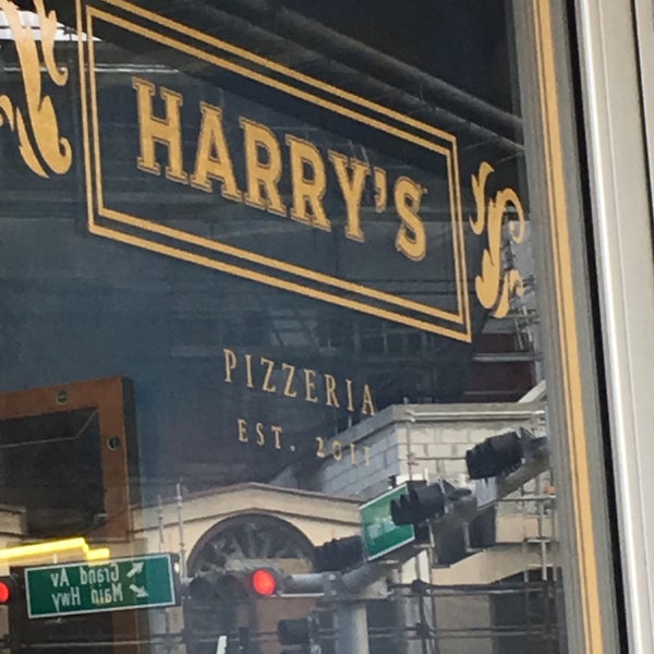 Photo taken at Harry&#39;s Pizzeria by Chad K. on 3/12/2018