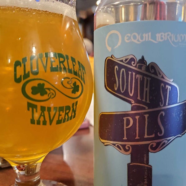 3/12/2023 tarihinde Beer S.ziyaretçi tarafından Cloverleaf Tavern'de çekilen fotoğraf