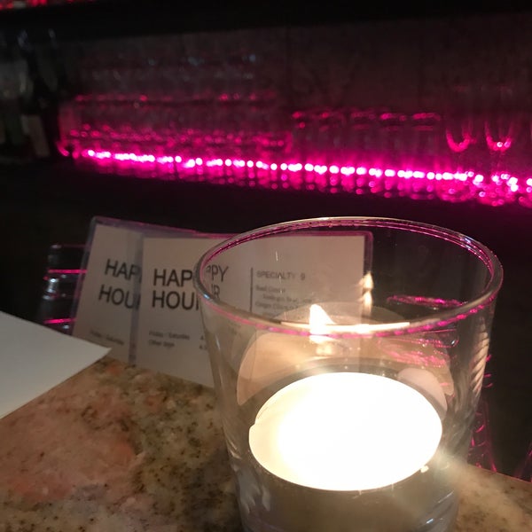 Foto tomada en Mua Oakland Bar &amp; Restaurant  por Rocky H. el 4/16/2018