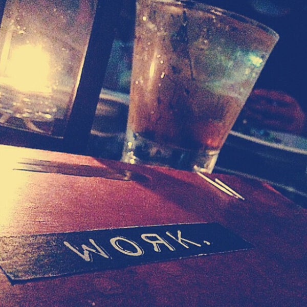 รูปภาพถ่ายที่ WORK. Bar &amp; Grill โดย Enrico D. เมื่อ 9/21/2013
