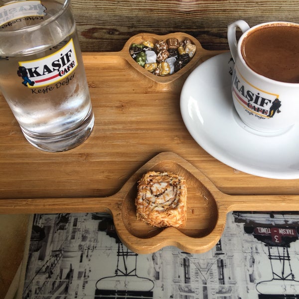 Das Foto wurde bei Kaşif Cafe / heykel von 👮‍♂️Veysi O. am 7/15/2019 aufgenommen