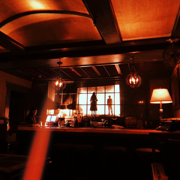 รูปภาพถ่ายที่ Noir Lounge โดย Faye เมื่อ 1/19/2020