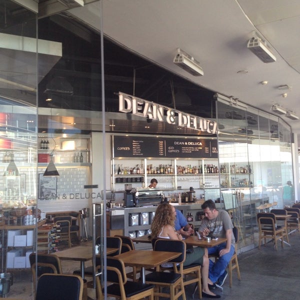 Photo taken at Dean &amp; Deluca by İpek A. on 7/28/2013