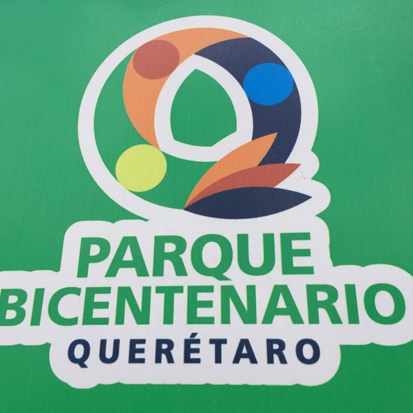 รูปภาพถ่ายที่ Parque Bicentenario Querétaro โดย Diego F. เมื่อ 3/22/2016