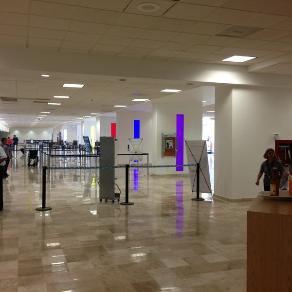 Aeropuerto Internacional IxtapaZihuatanejo (ZIH) Carr. Nacional