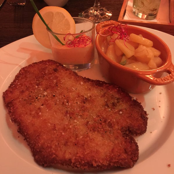 Good and convenient location. Restaurant was beautiful. Good for large groups. But the food was just okay, my schnitzel tasted too buttery.