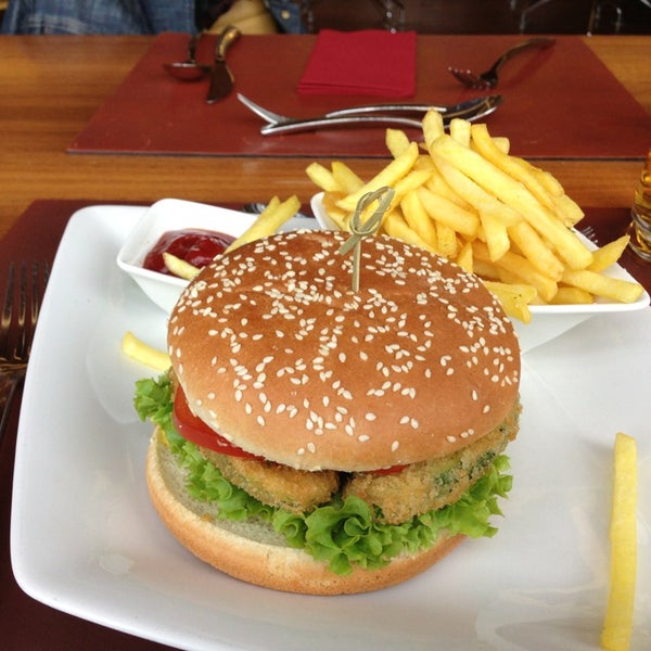 Bulls Corner Restaurant Bar Stadionstr 4 2