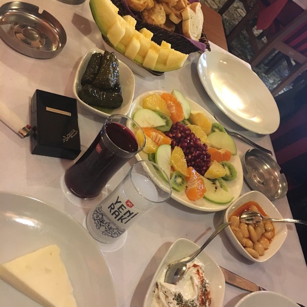 Foto scattata a Degüstasyon Restaurant da Selahattin S. il 1/18/2020