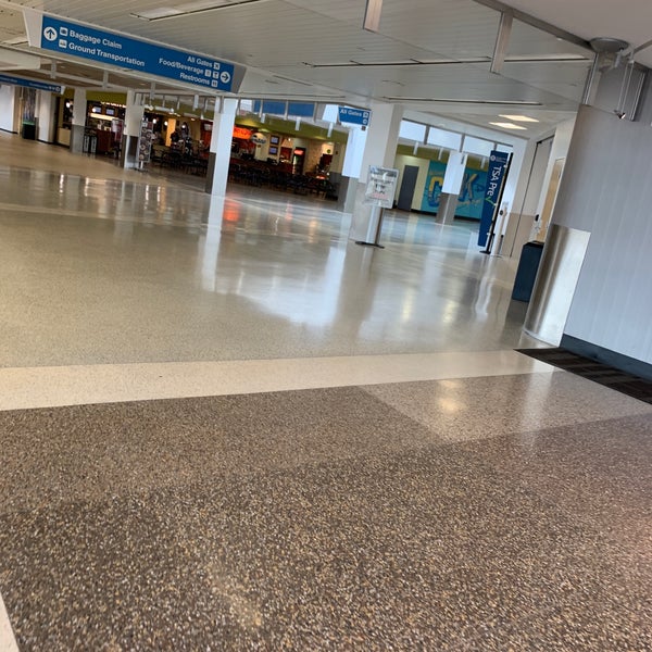 Foto tirada no(a) Akron-Canton Airport (CAK) por Kiwi em 10/3/2019
