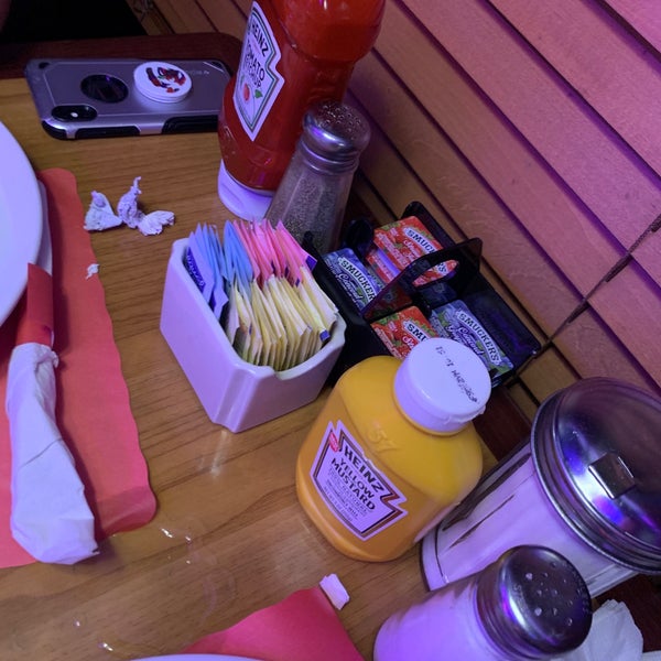 5/10/2019에 Kiwi님이 Metro Cafe Diner에서 찍은 사진