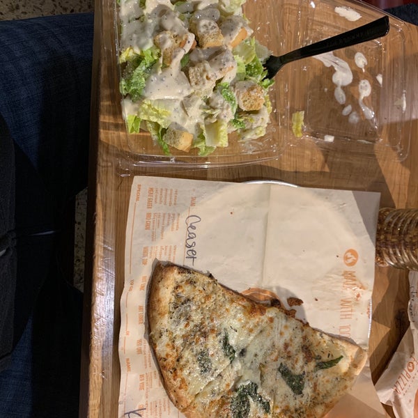 2/23/2019にKiwiがBlaze Pizzaで撮った写真