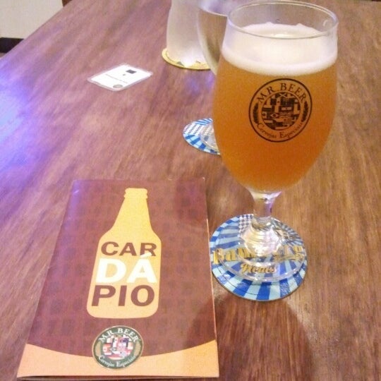 Photo taken at Mr. Beer Cervejas Especiais by leandroharter on 10/5/2012