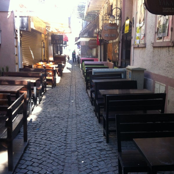 Das Foto wurde bei Kıbrıs Şehitleri Caddesi von 1903 B. am 4/26/2013 aufgenommen