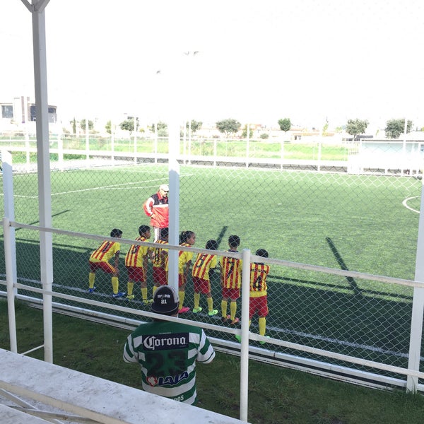 Cancha De F tbol Las Marinas Metepec M xico cancha-de-f-tbol-las-marinas-metepec-m-xico