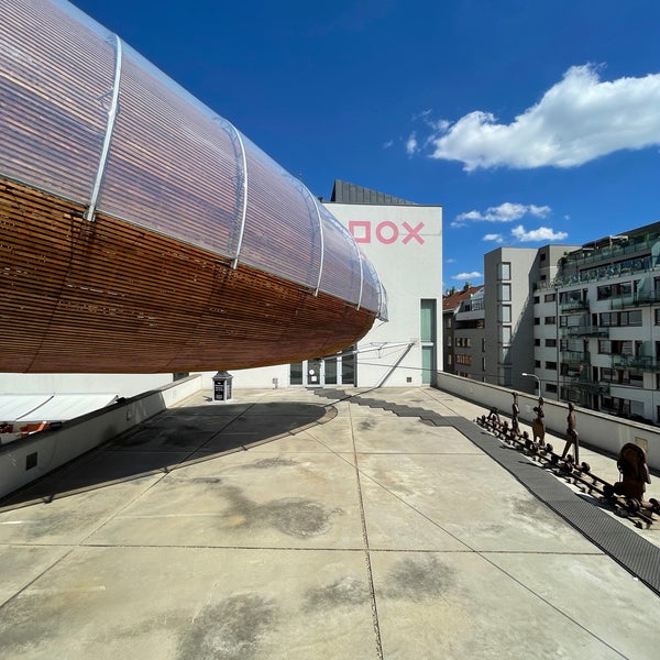 Foto tirada no(a) DOX Centre for Contemporary Art por Spencer em 7/3/2022