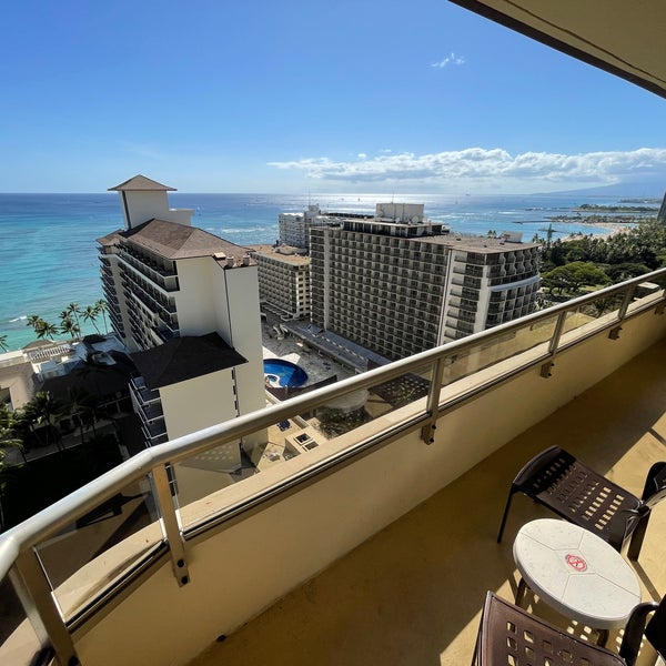 4/18/2021에 Spencer님이 Embassy Suites by Hilton Waikiki Beach Walk에서 찍은 사진