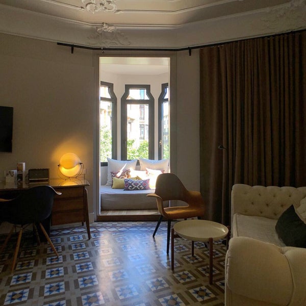Das Foto wurde bei Alexandra Barcelona Hotel, Curio Collection by Hilton von Spencer am 6/17/2019 aufgenommen