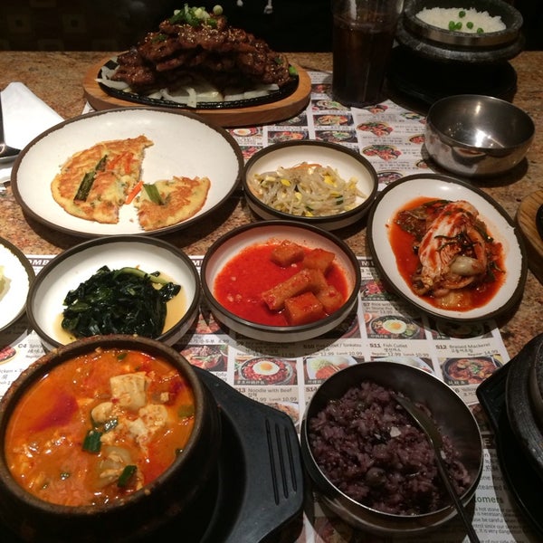 Снимок сделан в O. Tofu House Korean BBQ пользователем Spencer 1/30/2014