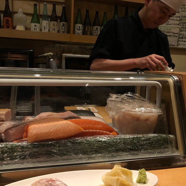 4/22/2018 tarihinde Spencerziyaretçi tarafından Ohshima Japanese Cuisine'de çekilen fotoğraf