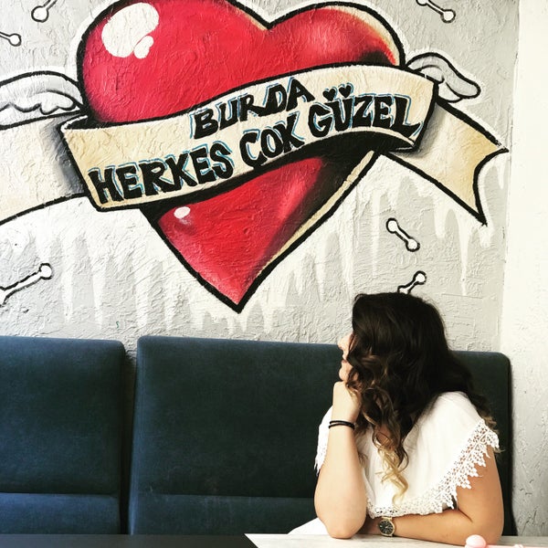 Foto tirada no(a) Mia Cafe &amp; Kitchen por Çağla Nur S. em 7/16/2018