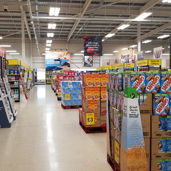 Tesco Extra Supermarket in Slough