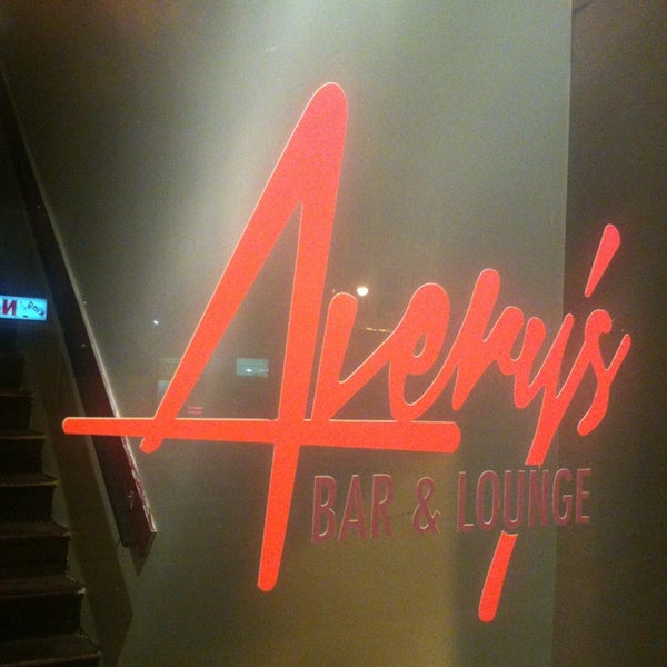 รูปภาพถ่ายที่ Avery&#39;s Bar &amp; Lounge โดย Donta R. เมื่อ 2/23/2013