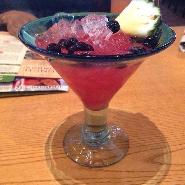 Photo taken at Chili&#39;s Grill &amp; Bar by Ms. Que on 4/10/2014