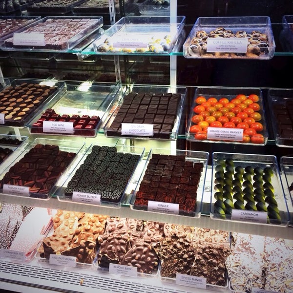 Foto diambil di Kollar Chocolates oleh Brittany D. pada 2/2/2014
