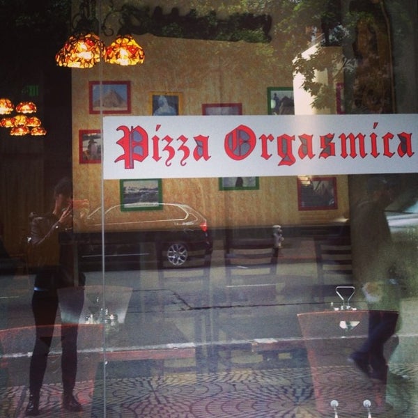6/23/2014에 Flavia G.님이 Pizza Orgasmica에서 찍은 사진