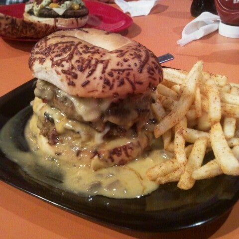 Photo taken at The Burger Laboratory by Cesar Y. on 2/8/2013