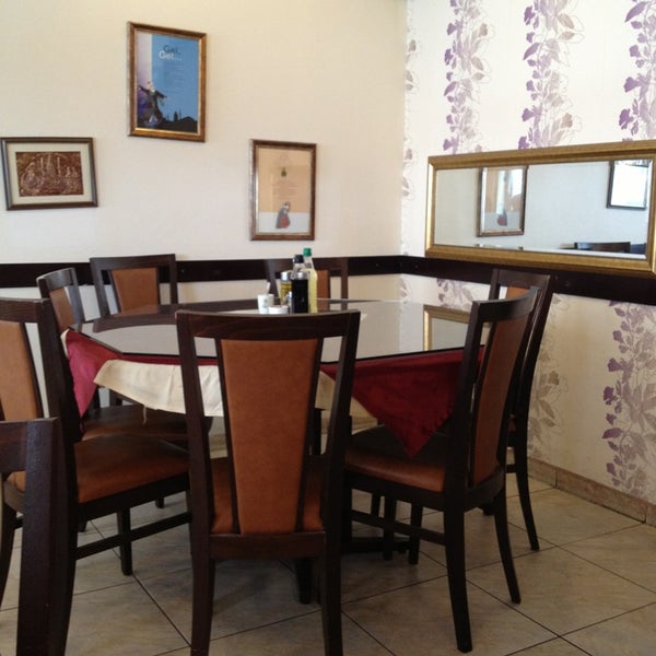 รูปภาพถ่ายที่ Mevlana Restaurant โดย Ghazai A. เมื่อ 2/24/2013